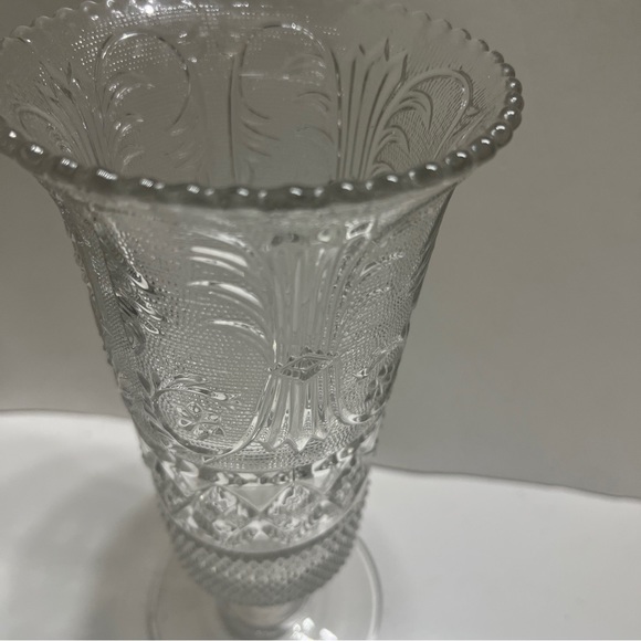 Duncan and Miller Sandwich Clear Glass Vase - Picture 4 of 12